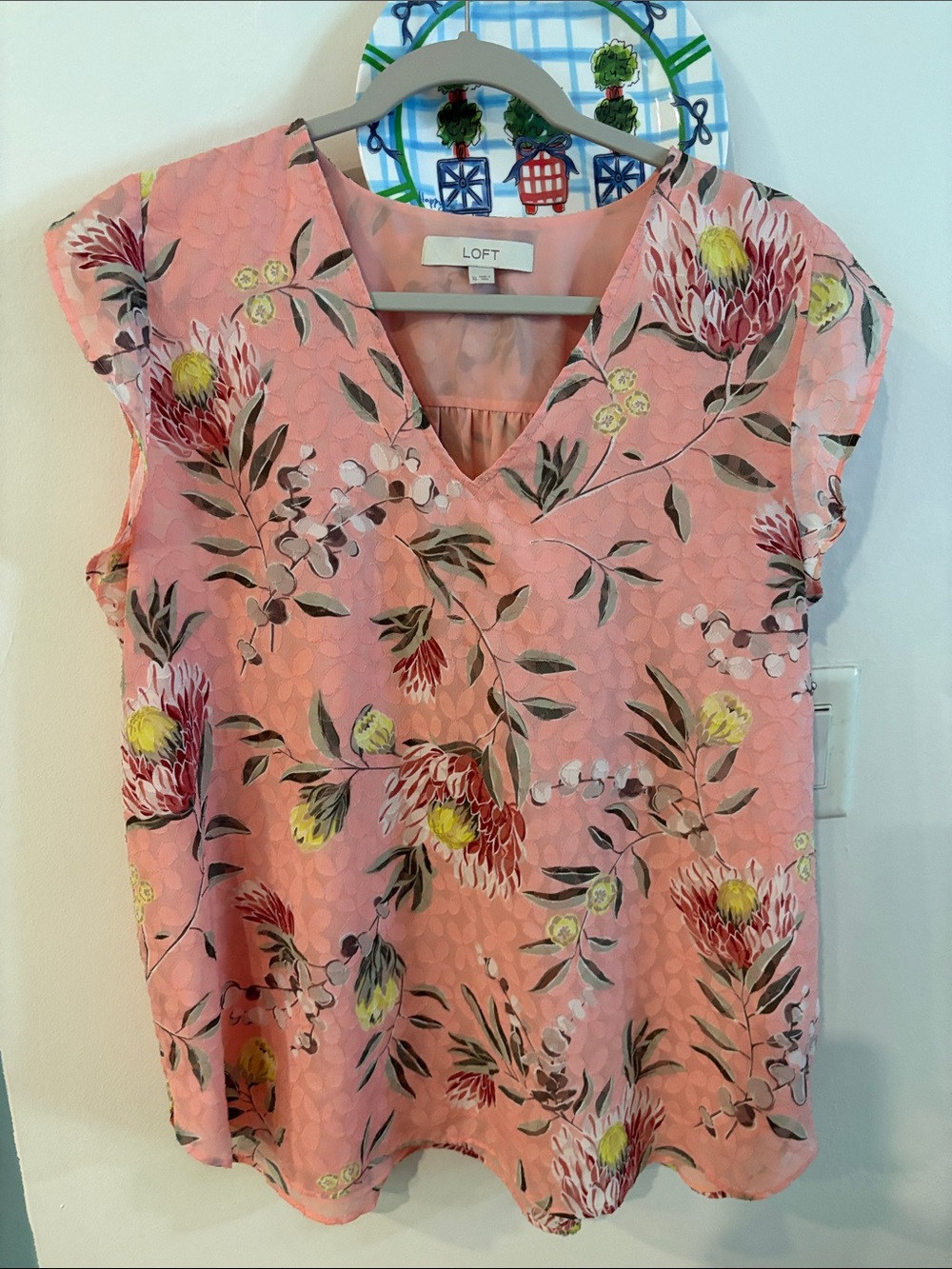 LOFT FLUTTER SLEEVE SLEEVELESS BLOUSE